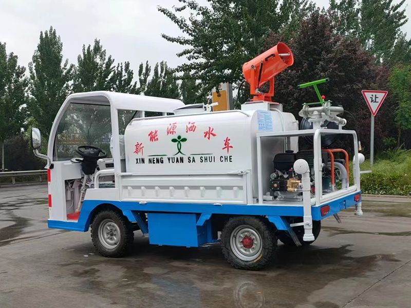 四輪灑水車(chē)