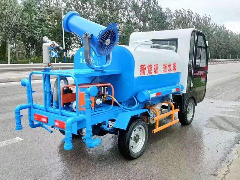 四輪灑水車(chē)